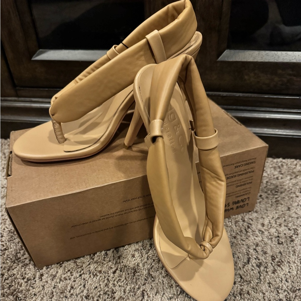 Rag & Co - Singles  ( tan stiletto heel thong sandal )